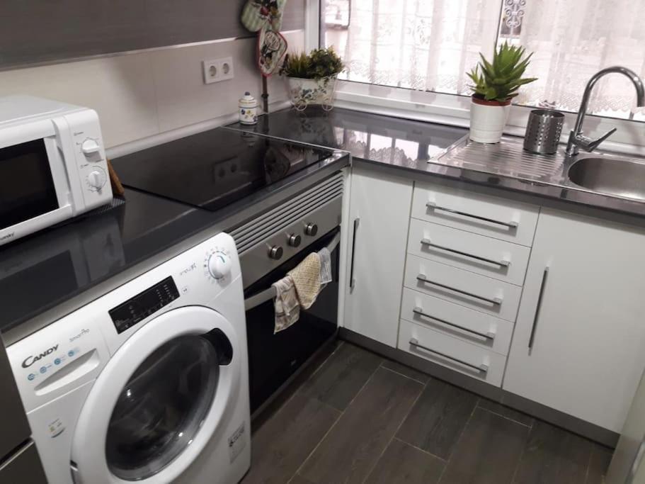 Piso Reformado 3 Habitaciones セビリア エクステリア 写真